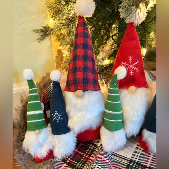 Target Wondershop 10 Weighted Stuffed Christmas Holiday Gnomes 4 Large 6 Small - Picture 2 of 4